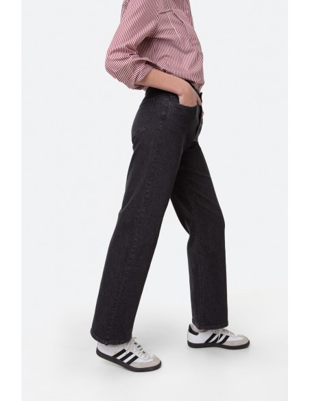 PANTALÓN  CON PINZAS